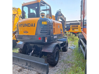 Gumikerekes kotró HYUNDAI