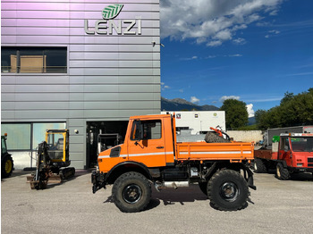 Billenőplatós teherautó MERCEDES BENZ UNIMOG U1200 – 70: 2 kép.