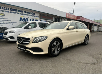 Autó MERCEDES-BENZ