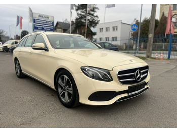 Autó MERCEDES-BENZ