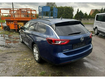 Autó OPEL