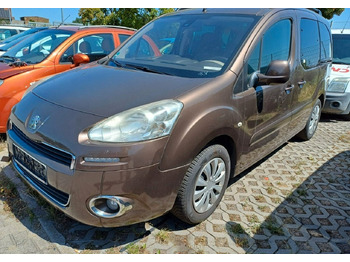 Autó PEUGEOT