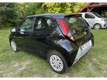 Hatchback Toyota Aygo II Toyota Aygo 1.0-16V Klima Salon PL 24651km Model 2021: 3 kép.