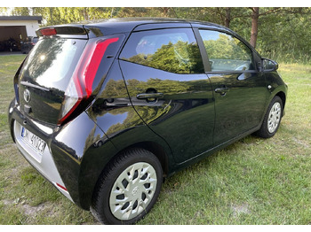 Hatchback Toyota Aygo II Toyota Aygo 1.0-16V Klima Salon PL 24651km Model 2021: 5 kép.