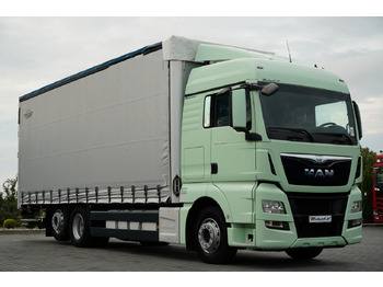 Ponyvás teherautó MAN TGX 26.440