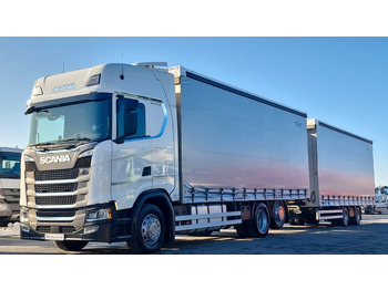 Ponyvás teherautó SCANIA S 450