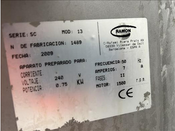 Élelmiszer-feldolgozó gép Ramon SC13 Sausage filler: 5 kép. Élelmiszer-feldolgozó gép Ramon SC13 Sausage filler: 5 kép.