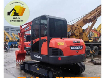 Minikotró Doosan DH 60-7: 4 kép.