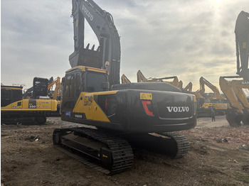Lánctalpas kotró Volvo EC 240: 4 kép.