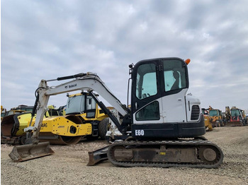 Minikotró Bobcat E 60: 2 kép. Minikotró Bobcat E 60: 2 kép.