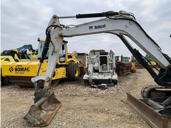 Minikotró Bobcat E 60: 4 kép. Minikotró Bobcat E 60: 4 kép.