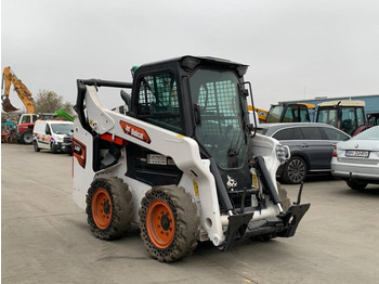 Mini homlokrakodó Bobcat S 66: 3 kép.
