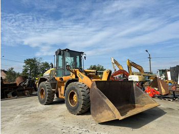 Gumikerekes homlokrakodó CASE