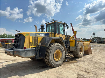Gumikerekes homlokrakodó Komatsu WA 480-6: 4 kép.