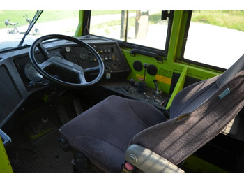 Csuklós dömper Volvo A 35 C: 4 kép.