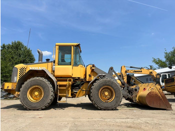 Gumikerekes homlokrakodó Volvo L 60 E: 4 kép.