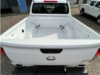 Új Pickup, Duplakabinos kisteherautó Nissan Navara 4x4 - 22 UNITS - 2.5 D Double Cab - XE - EURO 2 - NEW!! READY FOR WORK!!!: 4 kép.