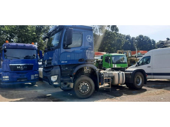 Nyergesvontató MERCEDES-BENZ Arocs