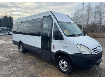 Minibusz IVECO Daily