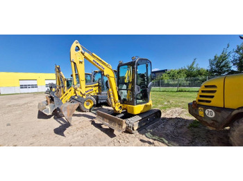 Minikotró KOMATSU PC26