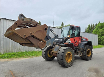 Gumikerekes homlokrakodó KOMATSU WA200