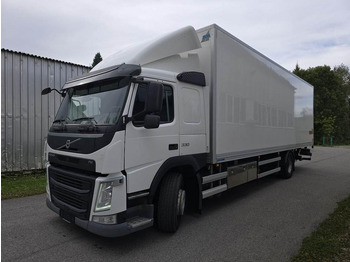 Dobozos felépítményű teherautó VOLVO FM 330