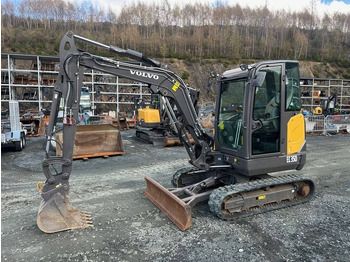 Minikotró VOLVO EC35D