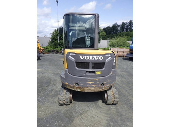 Minikotró Volvo EC 35 D: 4 kép.
