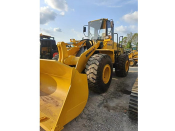 Gumikerekes homlokrakodó KOMATSU