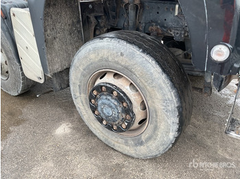 Billenőplatós teherautó 2006 MAN TGA41.430 8x8 Sleeper Tri/A Dump Truck: 5 kép. Billenőplatós teherautó 2006 MAN TGA41.430 8x8 Sleeper Tri/A Dump Truck: 5 kép.