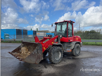 Gumikerekes homlokrakodó VOLVO L30G
