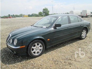 Autó Jaguar STYPE 30I: 1 kép.