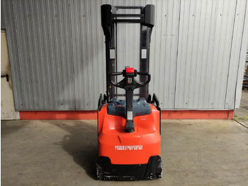 Emelőtargoncá BT SWE160L: 4 kép. Emelőtargoncá BT SWE160L: 4 kép.