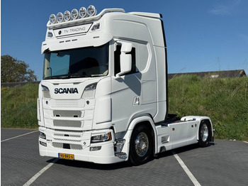 Nyergesvontató SCANIA S 660