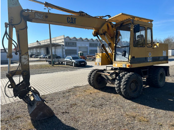 CAT 206 B FT + SCHAUFELN 2X GR. lízing CAT 206 B FT + SCHAUFELN 2X GR.: 1 kép.