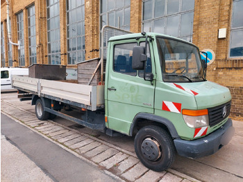 Platós kisteherautó MERCEDES-BENZ Vario