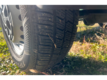 Dobozos kisteherautó Iveco daily 35s15 furgone euro 6: 4 kép.