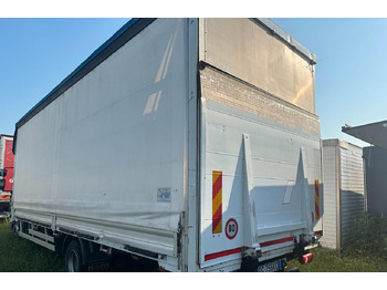 Ponyvás teherautó Renault MIDLUM 215.10: 3 kép.