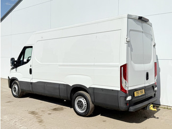 Furgon Iveco Daily 35S14 L2H2 Luchtvering Trekhaak Cruise Control Climate Control Lucht Geveerde Bestuurdersstoel: 2 kép.