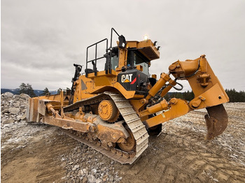 Buldózer CATERPILLAR D8T