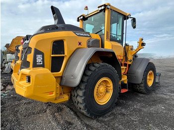 Gumikerekes homlokrakodó VOLVO L90H