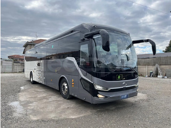 Távolsági busz KING LONG