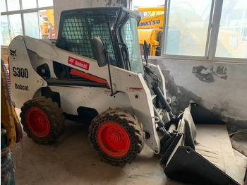 Mini homlokrakodó BOBCAT S300