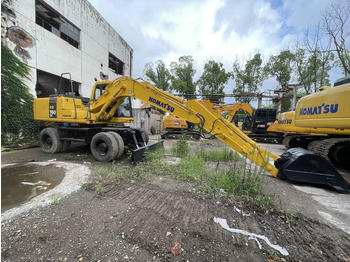 Gumikerekes kotró KOMATSU PW160