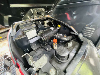 Minikotró Yanmar ViO55: 5 kép.