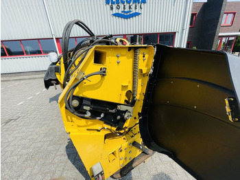 Takarmánybetakarító gép New Holland 273 FP: 4 kép.