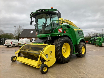 Önjáró szecskázógép JOHN DEERE 8500