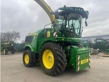 Önjáró szecskázógép JOHN DEERE