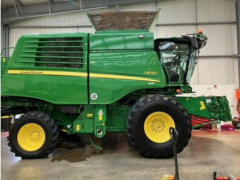 Kombájn JOHN DEERE T670