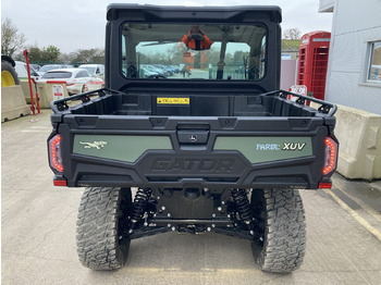 ATV/ Quad John Deere XUV875M Gator: 4 kép.